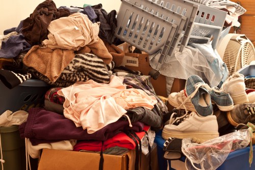 Decluttering a flat for market readiness